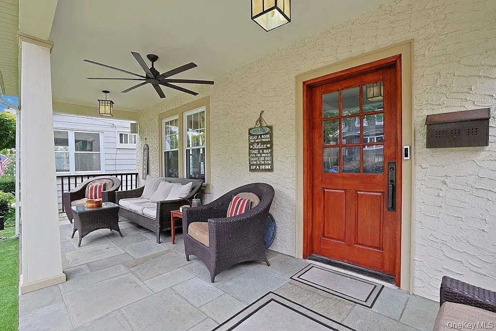 4 bed, 2.5 bath, 2432 sqft, $6,000 — Photo 4