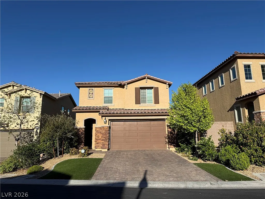 3 bed, 2.5 bath, 1690 sqft, $2,550 — Photo 3