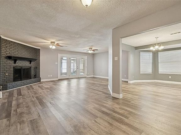 5th image of 2804 Moss Ln