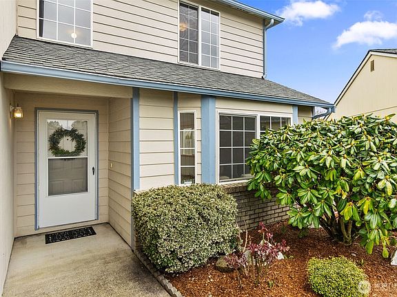 2nd image of 8814 Rosario Court SE