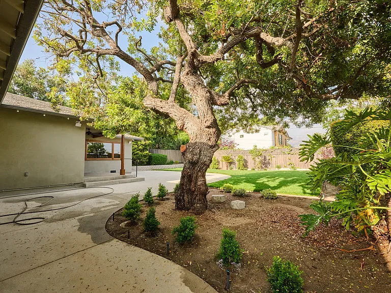 4720 Hayman Ave — Photo 60