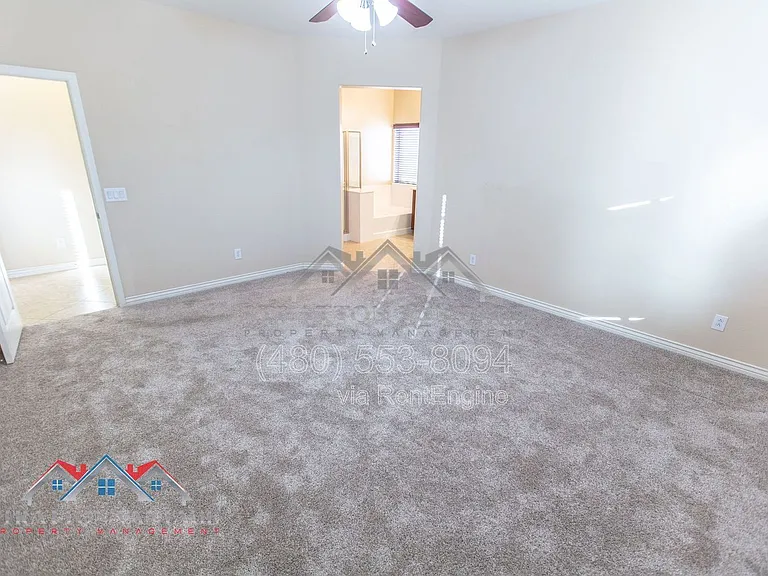11751 W Daley Ln — Photo 31