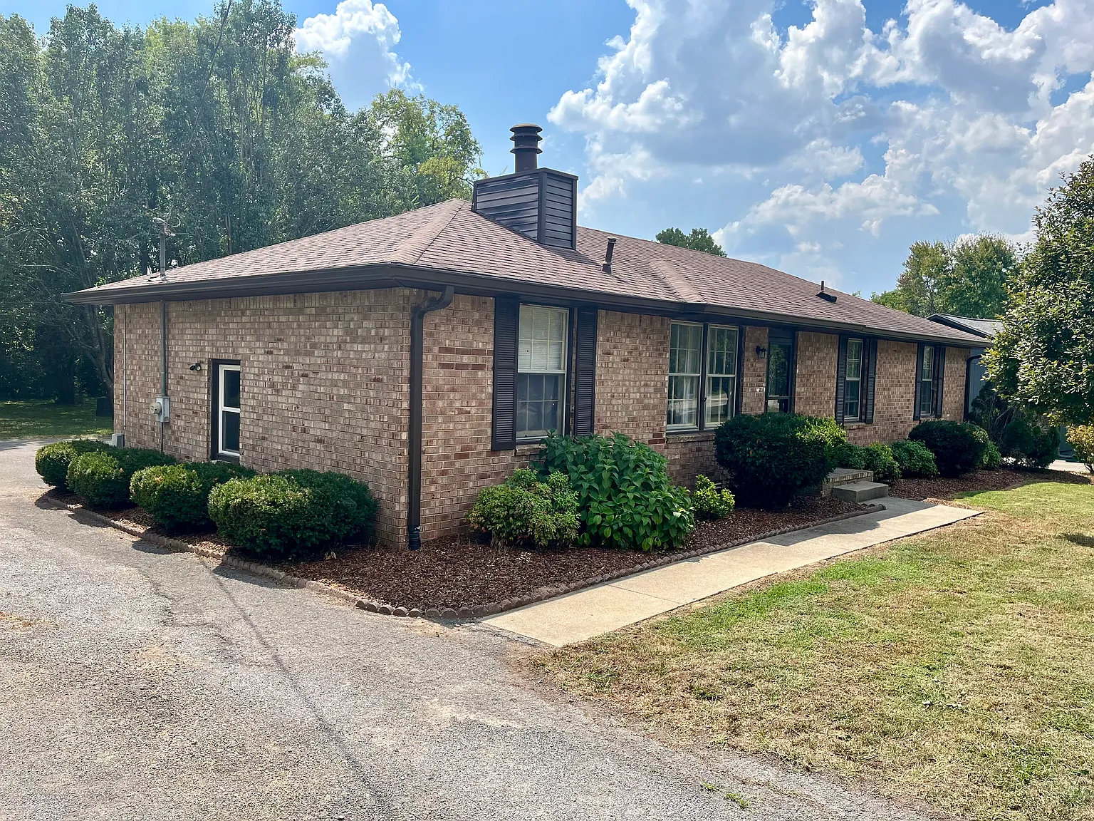 3 bed, 1443 sqft, $2,000 — Photo 1