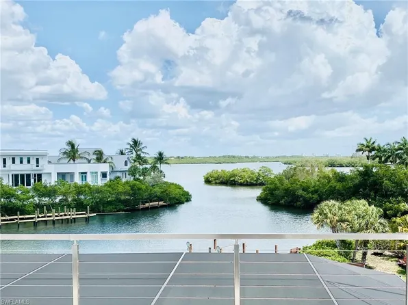 68 Southport CV, BONITA SPRINGS, FL 34134