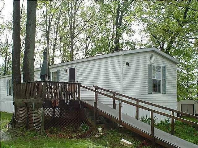 471 Hemlock Dr photo 1