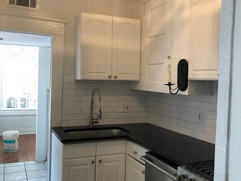 5602 Worth St — Photo 7