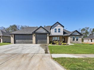 1199 Oak Bend Loop, Springdale, AR 72762