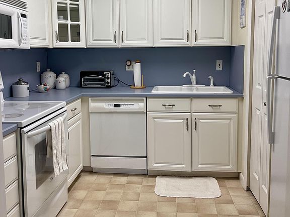 5th image of 2600 Bogey Ln #2-B