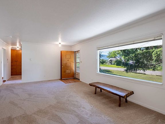 4th image of 267 Fremont Ave