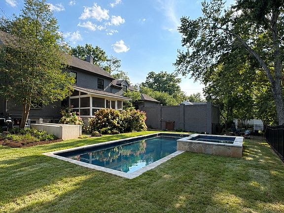 2nd image of 3518 Woodmont Blvd