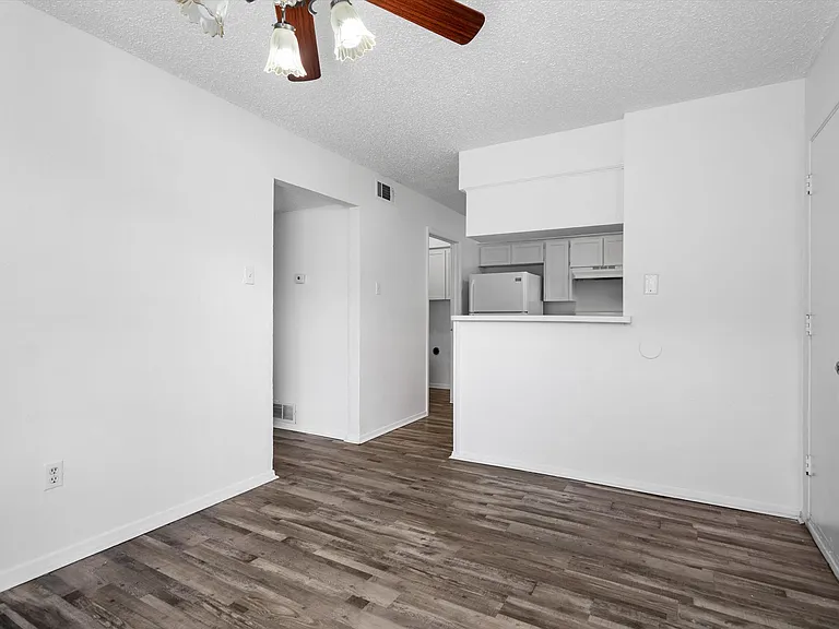 2207 Chase Ct — Photo 6