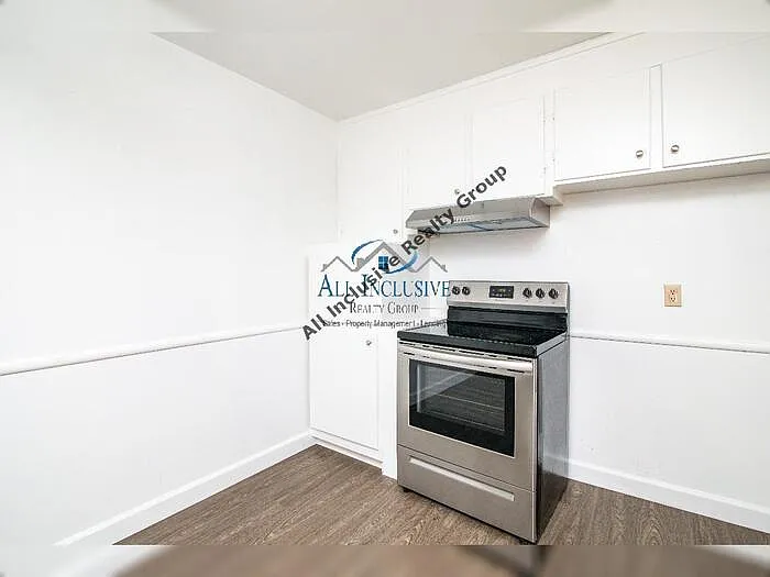 2710 Lerwick Rd — Photo 4