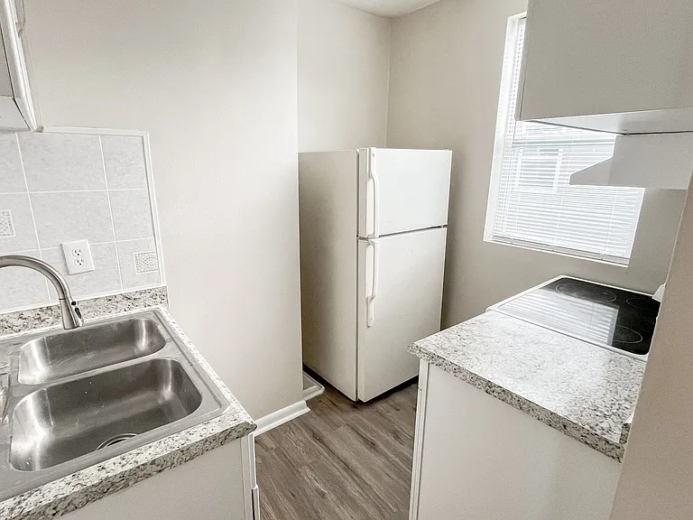 321 W Ianthe St #8 — Photo 9