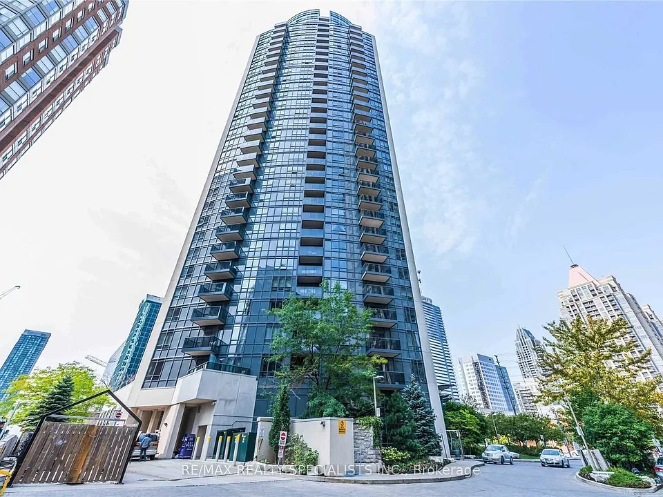 330 Burnhamthorpe Rd W #3207