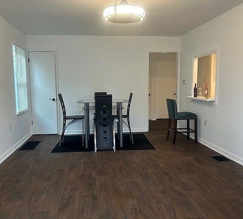 5th image of 1918 Dalewood Pl