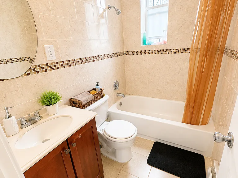 1558 Park Pl #2F — Photo 7