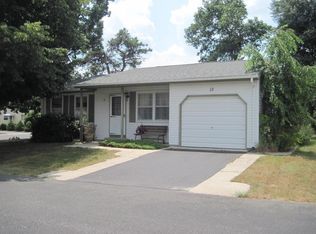 19 Berkshire Rd, Whiting, NJ 08759