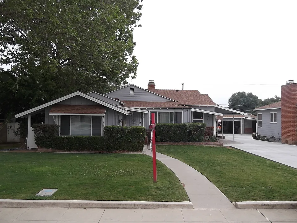 101 - 127-131 Douglas St