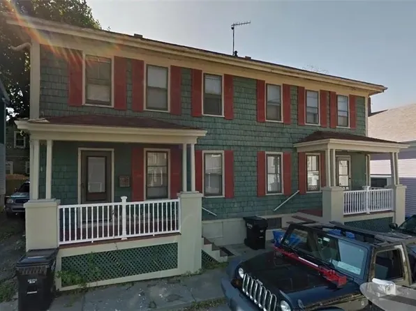 15 Kilburn Ct, Newport, RI 02840