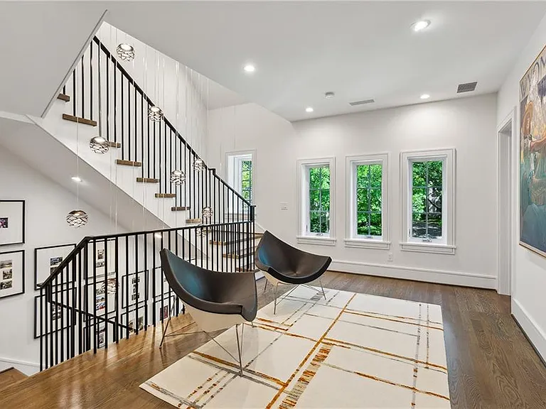 2525 Peachtree Rd NE #32 — Photo 29
