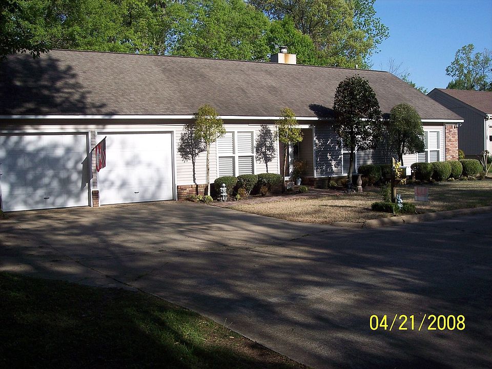 Home in excellent location in Helena, AR