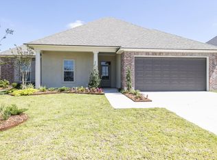 207 Windy Feather Dr, Broussard, LA 70518