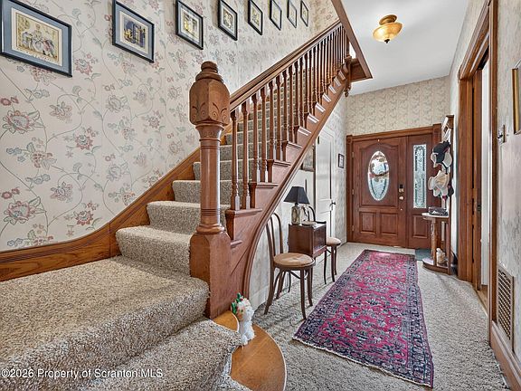 5th image of 129 Bridge St