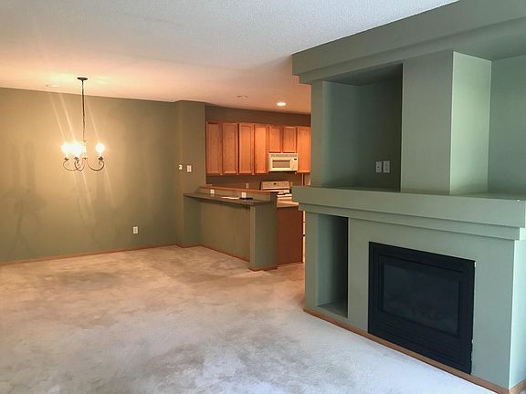 4th image of 13425 Europa Ct N Unit 6