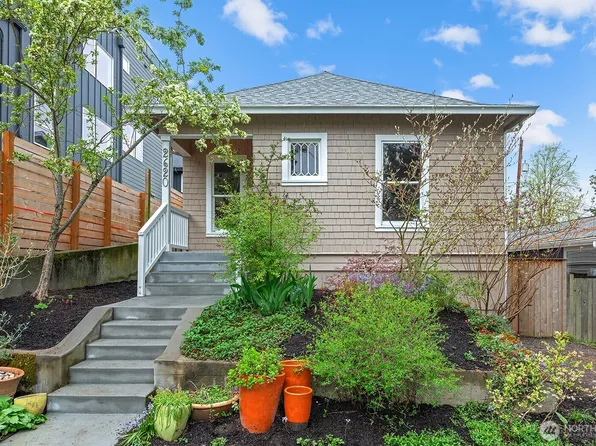 2620 E Roy Street, Seattle, WA 98112