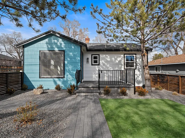 545 Modoc Ave — Photo 2