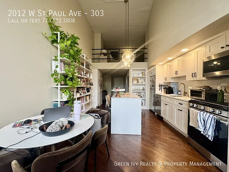2012 W Saint Paul Ave #303 — Photo 4