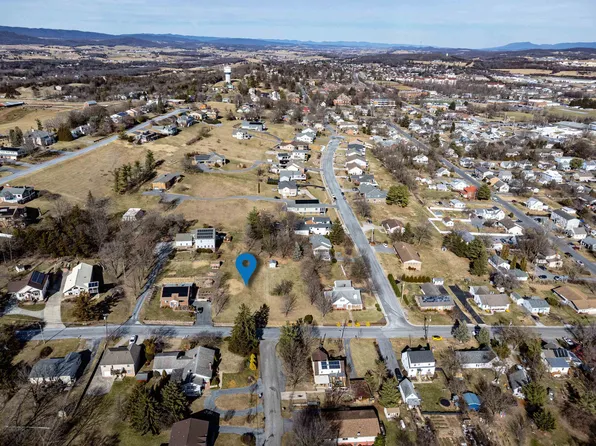 1312 Greystone St #1, Harrisonburg, VA 22802
