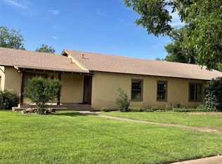 900 SE 3rd St, Knox City, TX 79529
