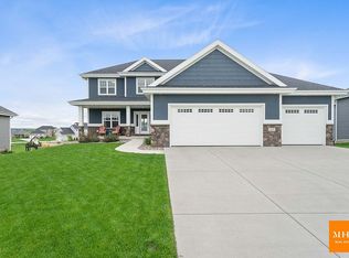 829 Raven Ct, Oregon, WI 53575