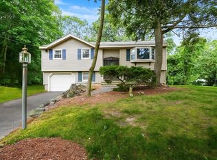 9 Carriage Rd, Billerica, MA 01821