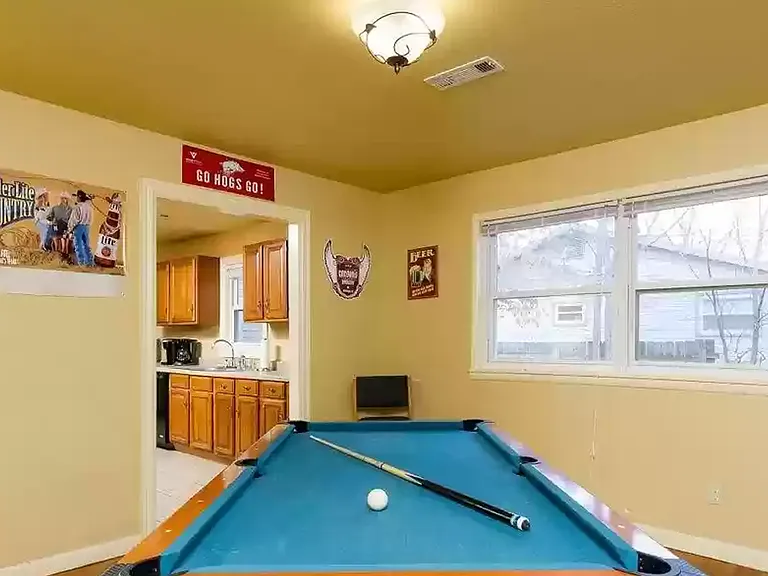 1144 N Vista Pl — Photo 9