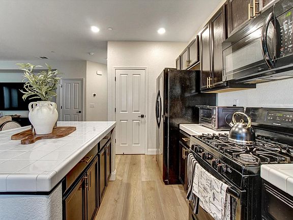 3rd image of 1328 Altaparke Ave