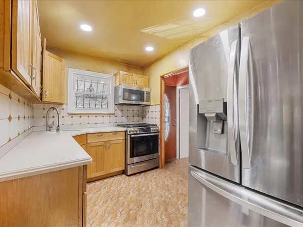 675 Saratoga Avenue image 1 of 9