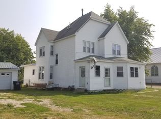 404 Broad St, Edgewood, IL 62426