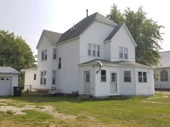 404 Broad St, Edgewood, IL 62426