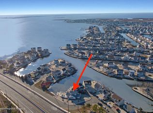 16 Steven Dr, Manahawkin, NJ 08050