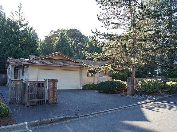 3rd image of 521 130th Ave NE