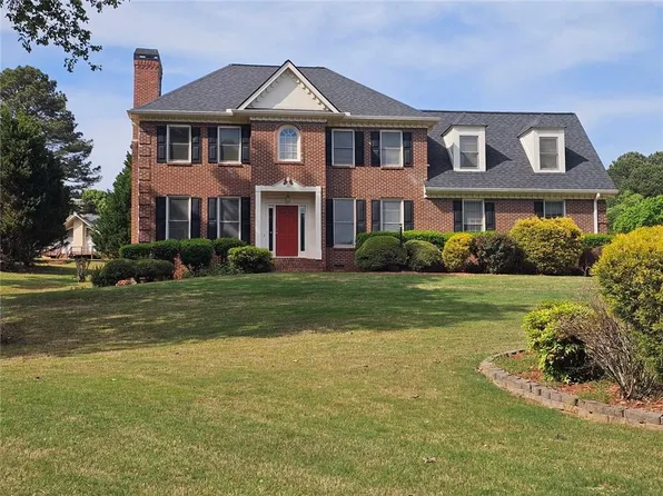100 Acorn Rdg, Fayetteville, GA 30214