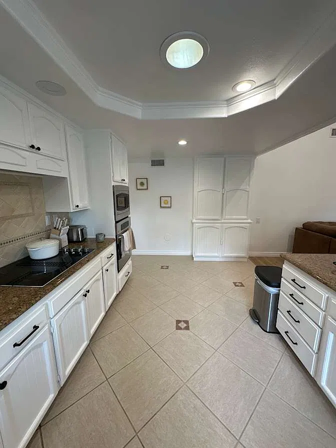 4 bed, 2084 sqft, $1,400 — Photo 2