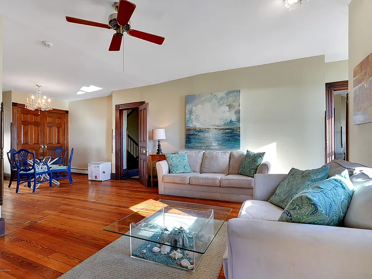 19 Ocean Ave — Photo 29