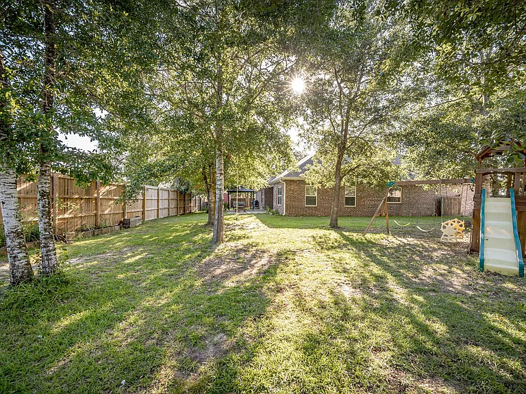 1013 Silverbell Cv — Photo 62