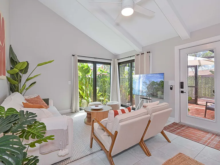6386 Royal Woods Dr — Photo 10