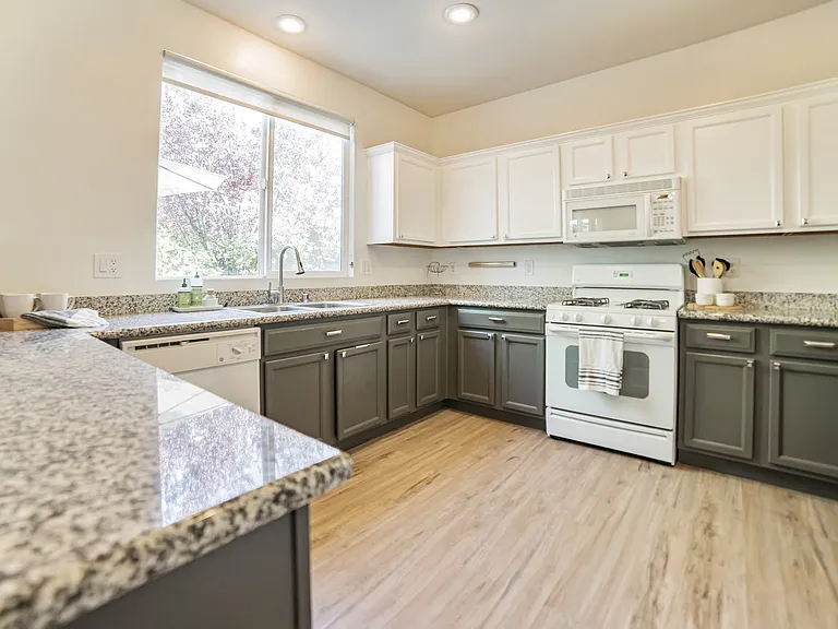 10470 Sky Gate St — Photo 8