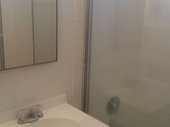 5th image of 14430 Magnolia Blvd APT 08