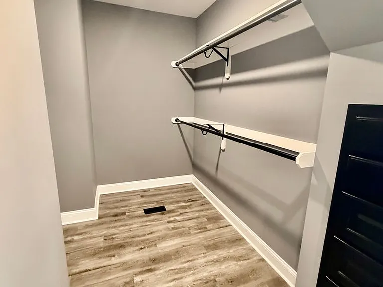 8487 Bend Of The River Rd — Photo 32